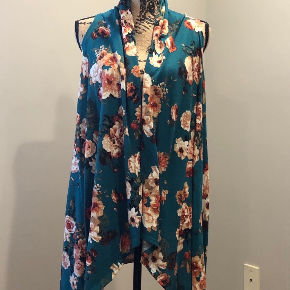 Lightweight Microfiber Floral Vest